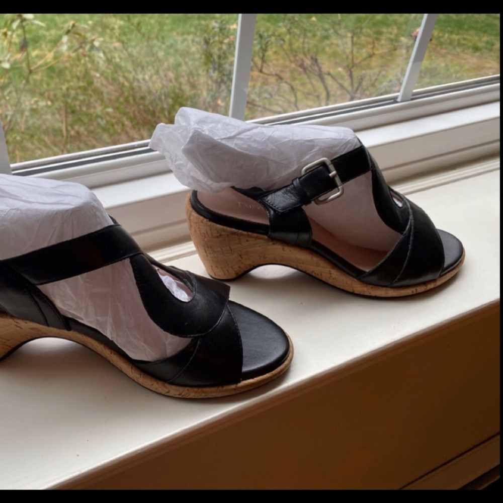 Taryn Rose Marianna Soft Napa Black  Size 8